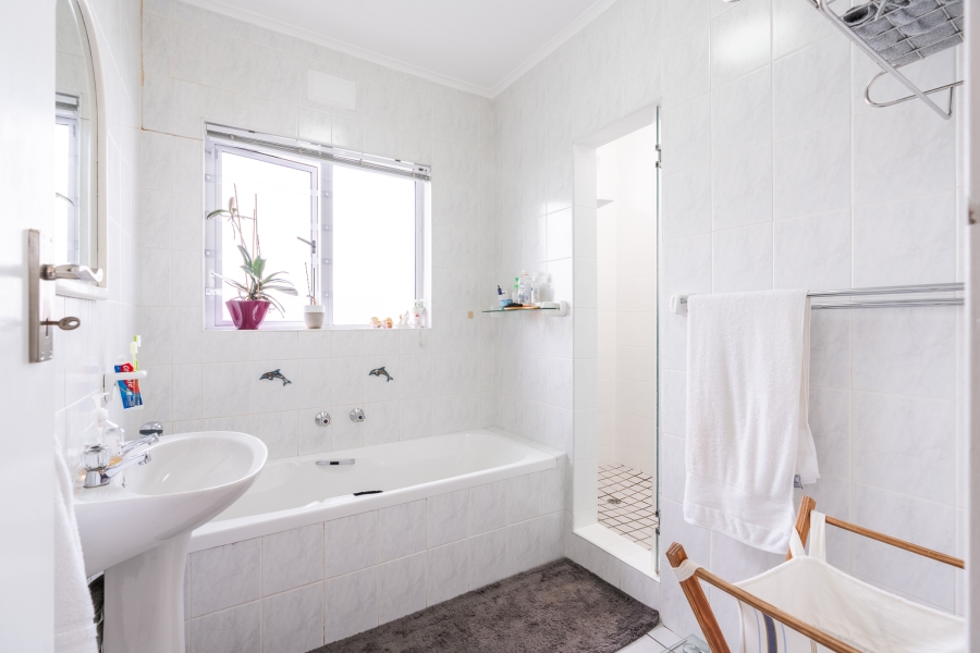 4 Bedroom Property for Sale in Edgemead Western Cape